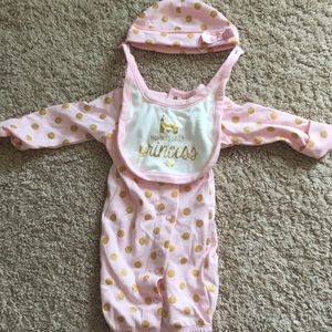 Carter’s Newborn 3 piece set